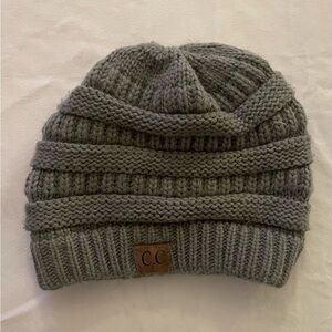 HP✨ C.C Women’s Charcoal Knit Beanie